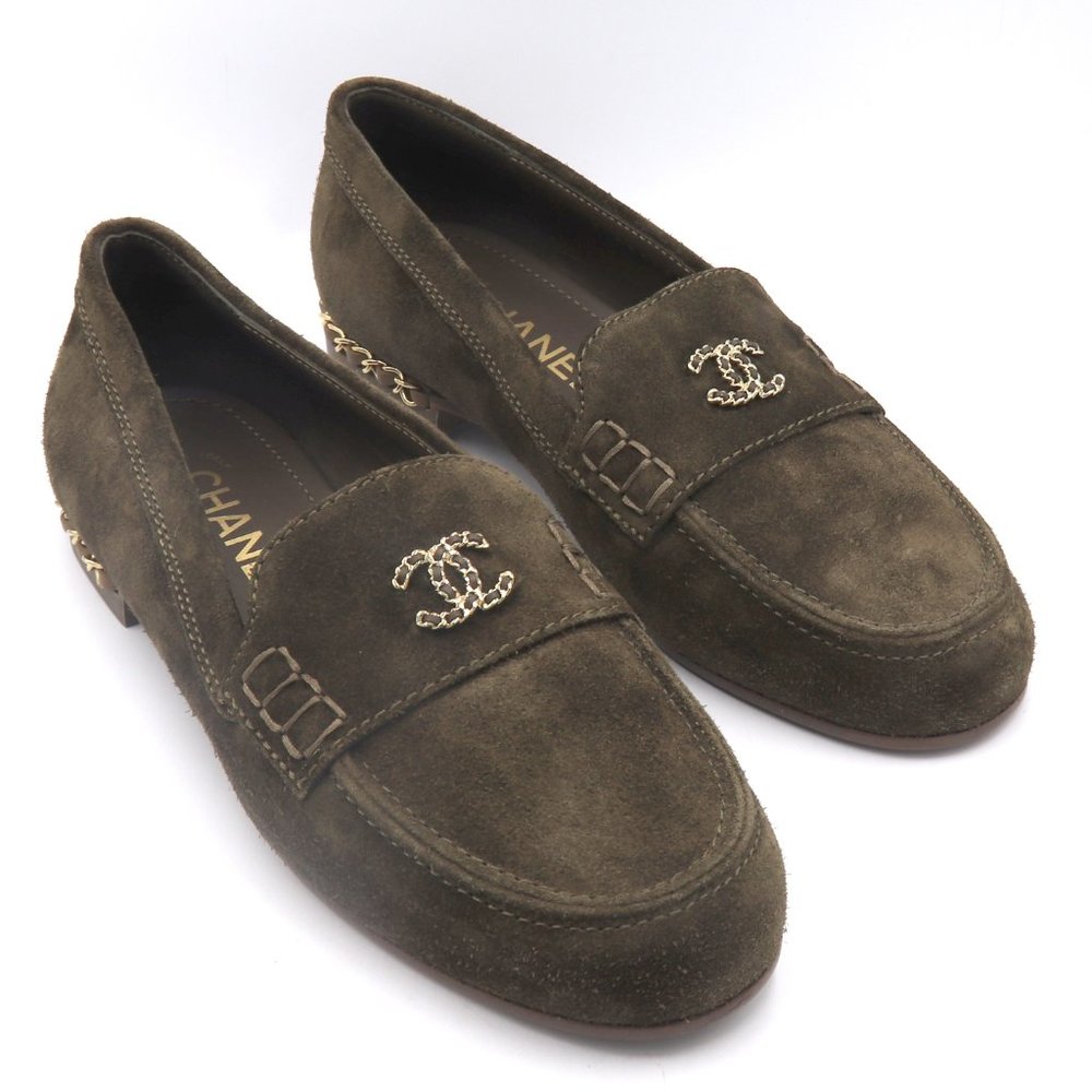 Never Used Chanel Green Suede Shoes